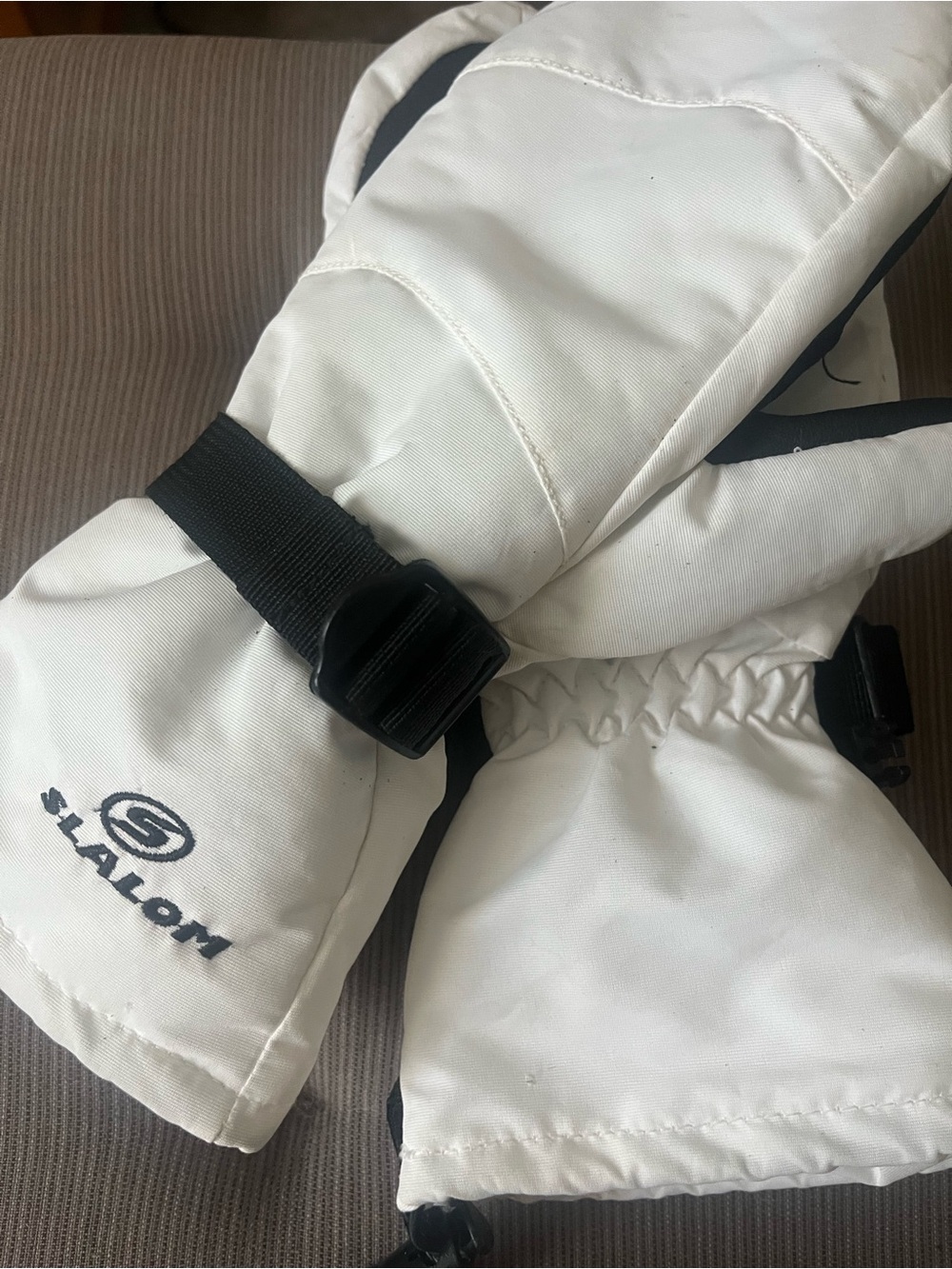 Slalom White and Black Insulated Ski Mittens
